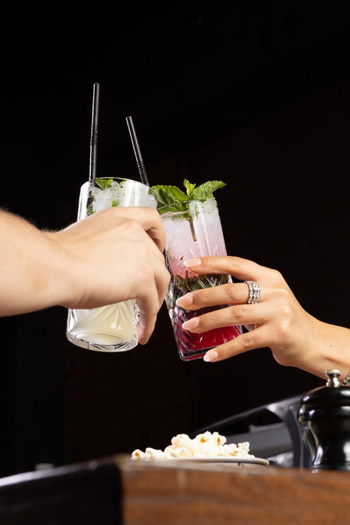 Cocktails, on trinque entre amis